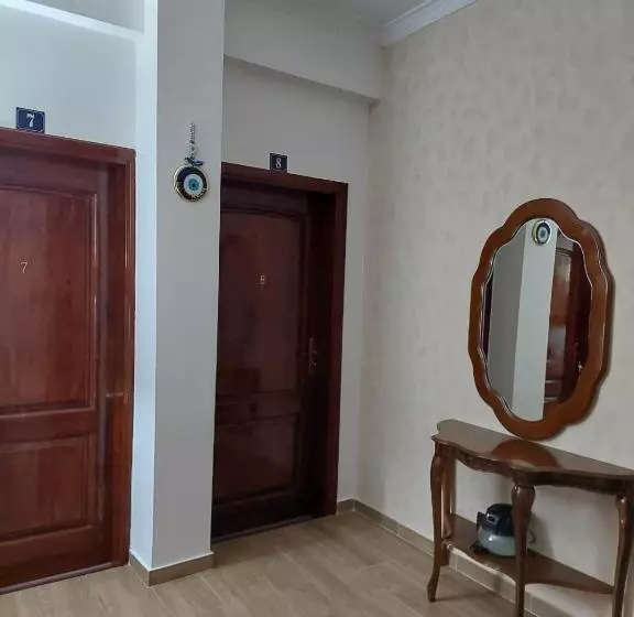 تختخواب و صبحانه Godard Apartments