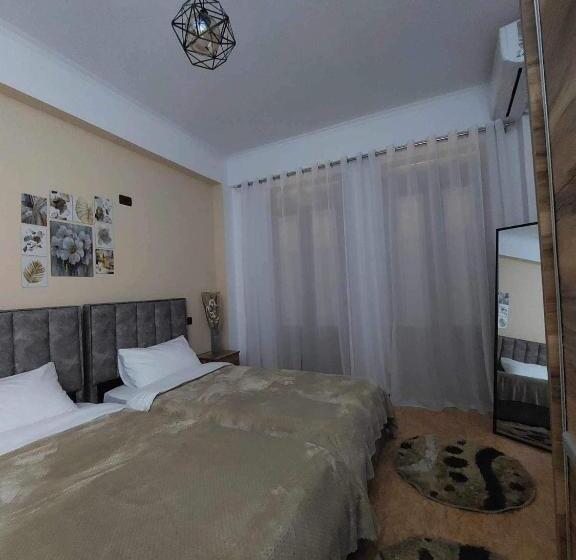 تختخواب و صبحانه Godard Apartments