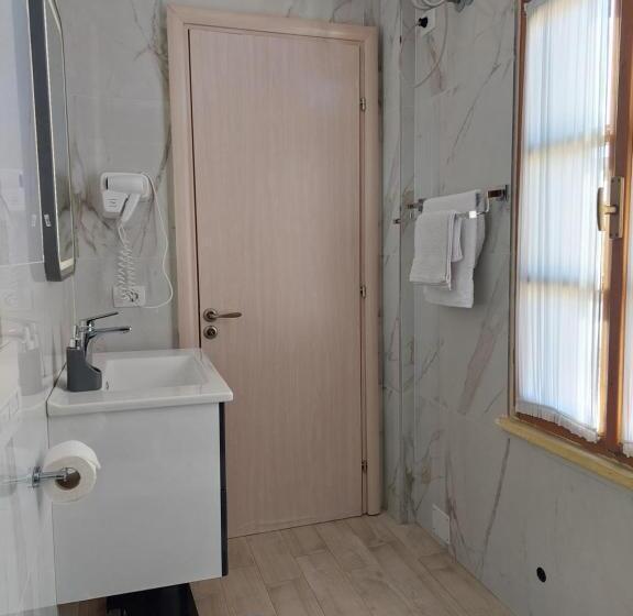 تختخواب و صبحانه Godard Apartments