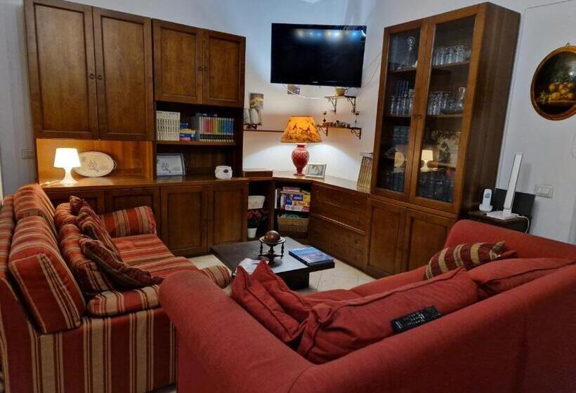 تختخواب و صبحانه Il Focolare