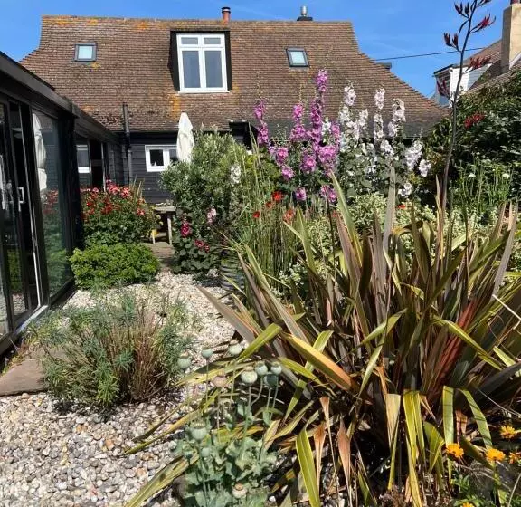 ベッドアンドブレックファースト Pluto House