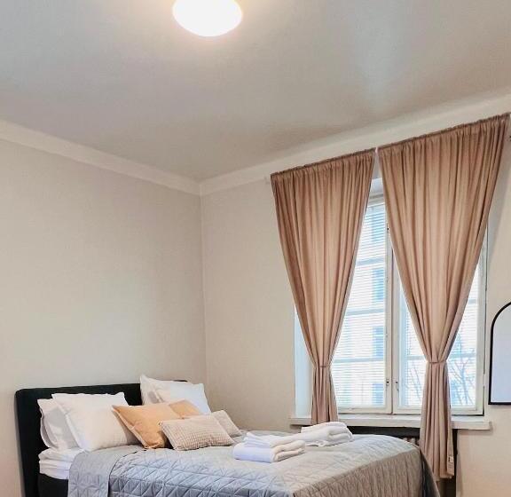 住宿加早餐  Your Chic Vibrant Airbnb