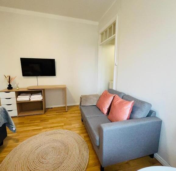 住宿加早餐  Your Chic Vibrant Airbnb