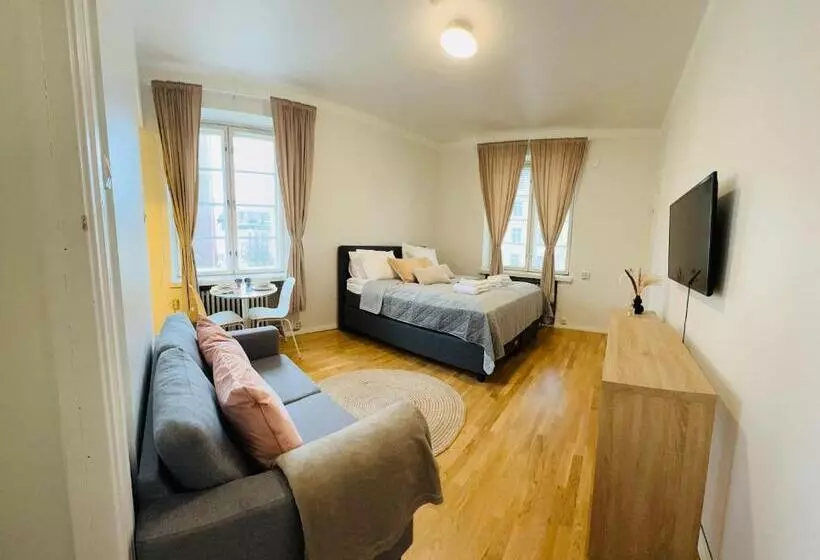 Aamiaismajoitus (B&B) Your Chic Vibrant Airbnb