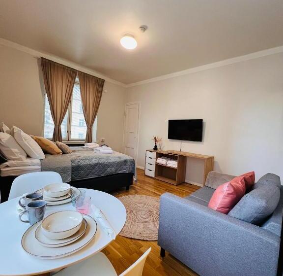 住宿加早餐  Your Chic Vibrant Airbnb