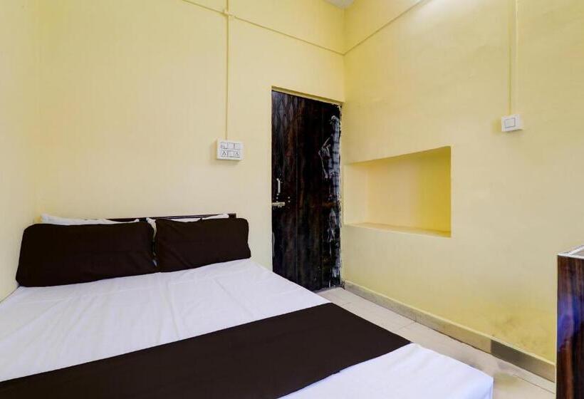 בית מלון כפרי Oyo Flagship Sg Grand