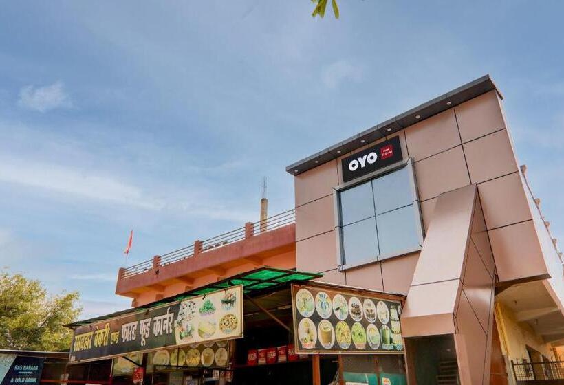 בית מלון כפרי Oyo Flagship Sg Grand