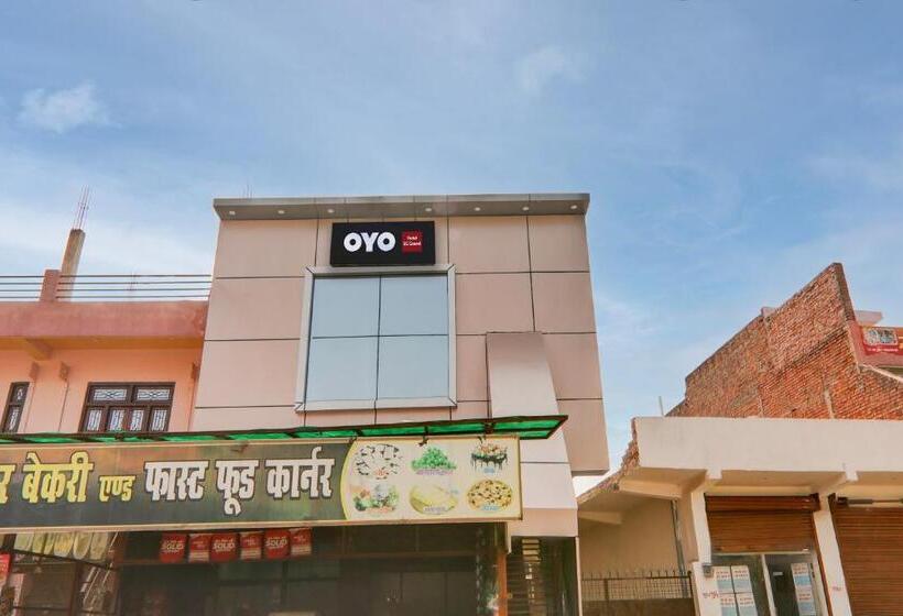בית מלון כפרי Oyo Flagship Sg Grand