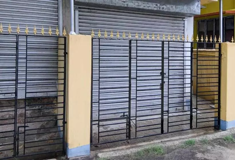 ホテル Oyo Florence Guest House And Home Stay