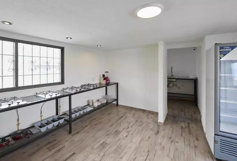 هتل Suites Veinti2