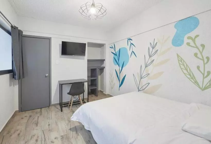 هتل Suites Veinti2