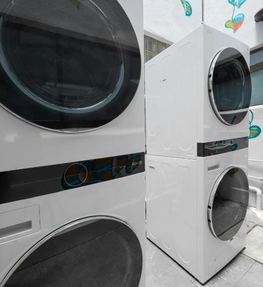 Отель Suites Veinti2