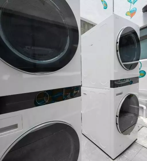 هتل Suites Veinti2