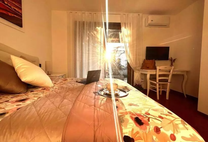 ペンション Camera Spaziosa In Villa Con Terrazzino Privato