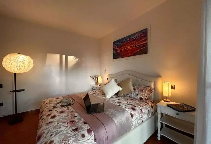 ペンション Camera Spaziosa In Villa Con Terrazzino Privato