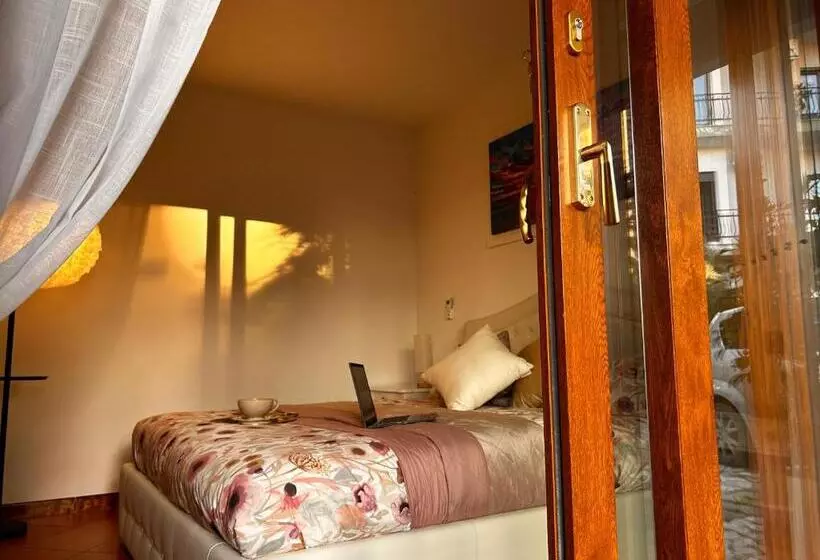 ペンション Camera Spaziosa In Villa Con Terrazzino Privato