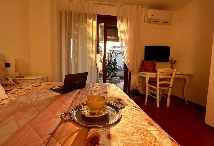 ペンション Camera Spaziosa In Villa Con Terrazzino Privato