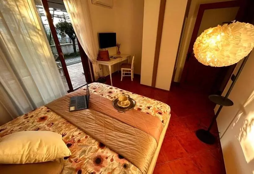 ペンション Camera Spaziosa In Villa Con Terrazzino Privato