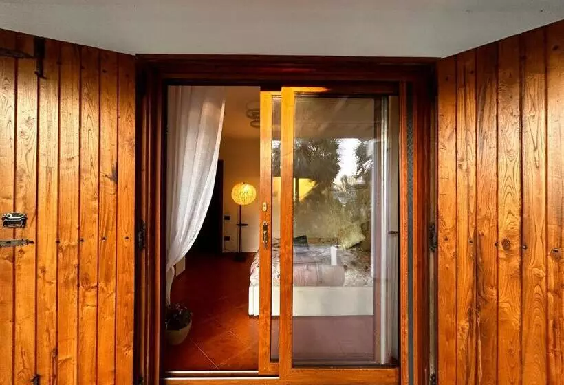 ペンション Camera Spaziosa In Villa Con Terrazzino Privato