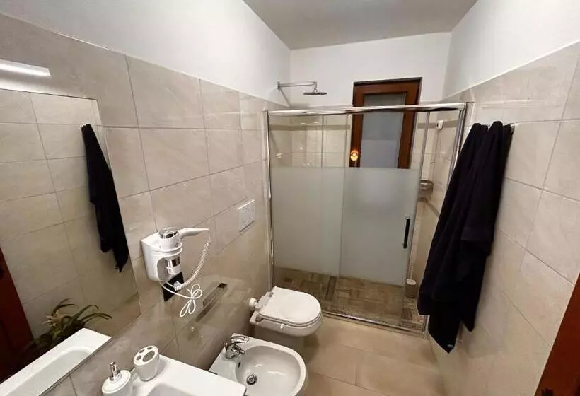ペンション Camera Spaziosa In Villa Con Terrazzino Privato