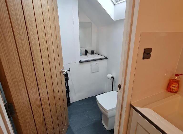 펜션 Ness City Cottage Attic Apartment