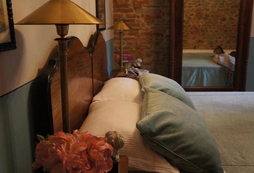 تختخواب و صبحانه Casa Dellatorre