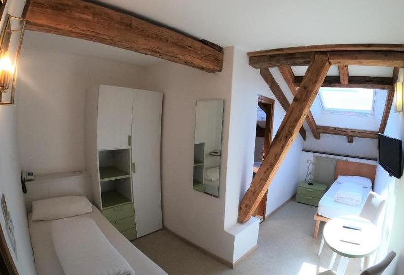 هتل Albergo Alla Torre Siegler Im Thurm