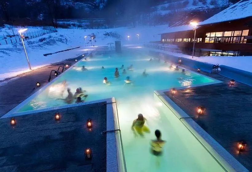 Hotelli Albergo Del Ponte