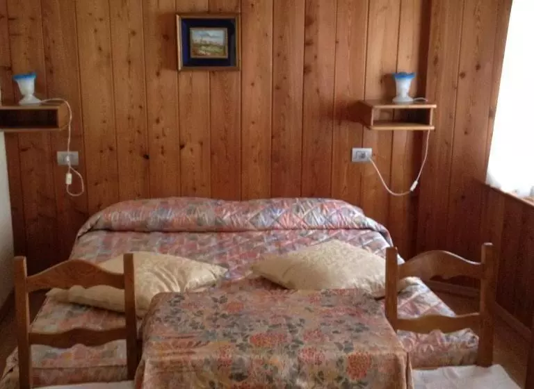 Hotelli Albergo Del Ponte