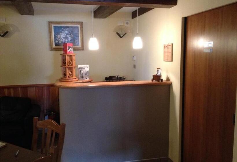 فندق Albergo Del Ponte