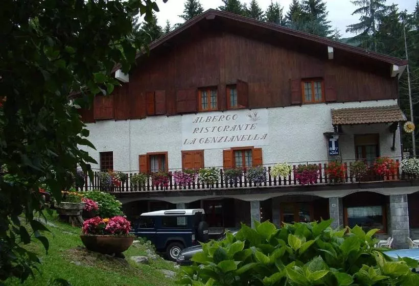 ホテル Albergo La Genzianella