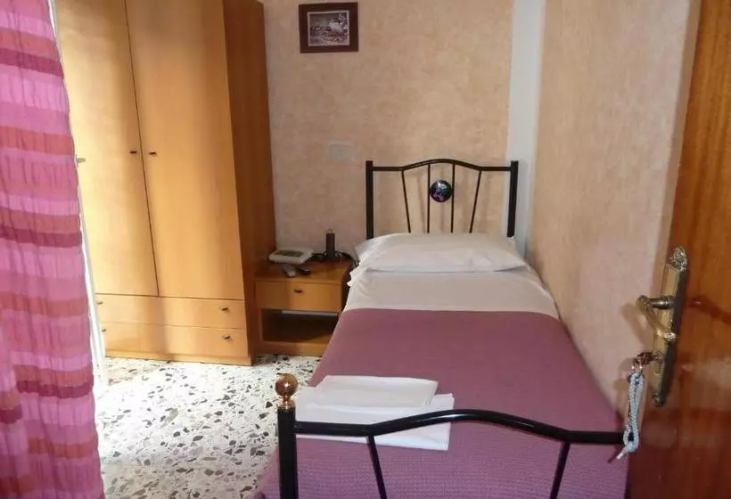 هتل Bolognese