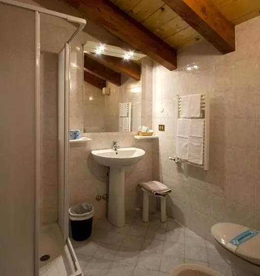 هتل Castello