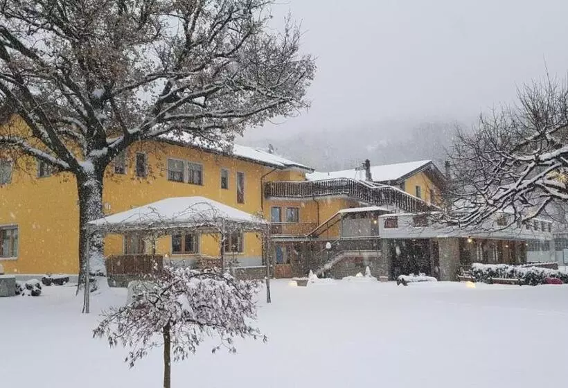 هتل Castello