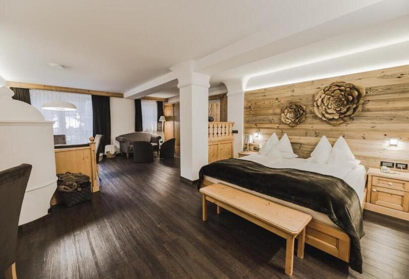 בית מלון כפרי Chalet S   Dolomites Design   Adults Recommended