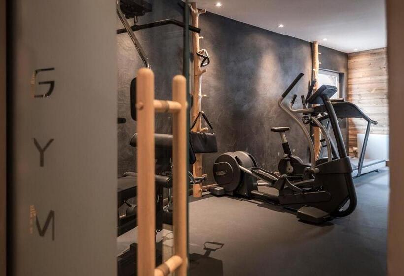 בית מלון כפרי Chalet S   Dolomites Design   Adults Recommended