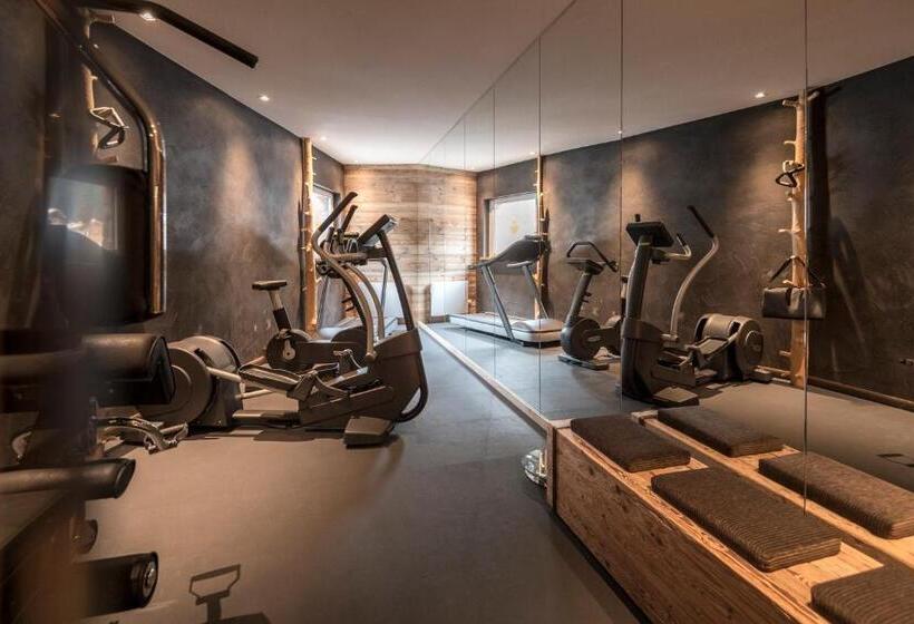 בית מלון כפרי Chalet S   Dolomites Design   Adults Recommended