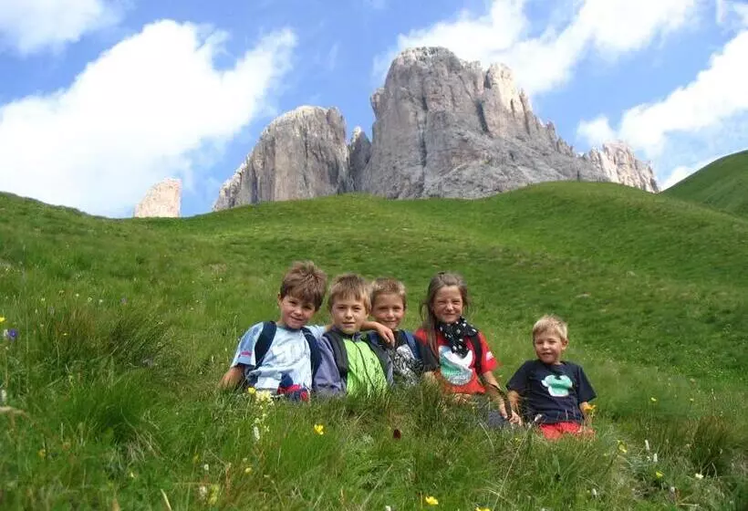ホテル Cimon Dolomites