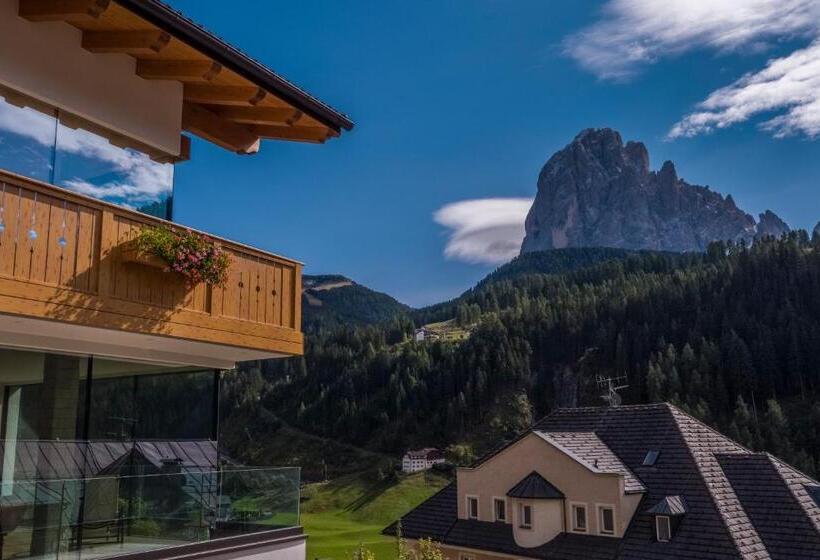 فندق Garnì Gardena Appartments