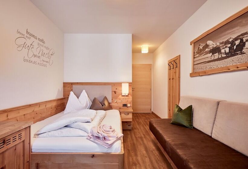 בית מלון כפרי Garnì Savoy