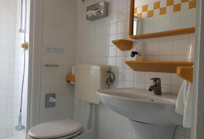 ホテル Garni' Serena