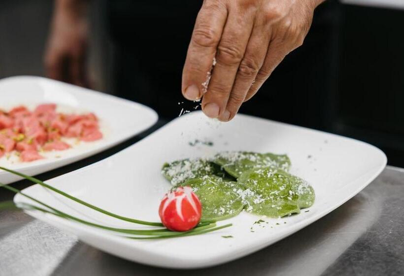 Отель Miramonti