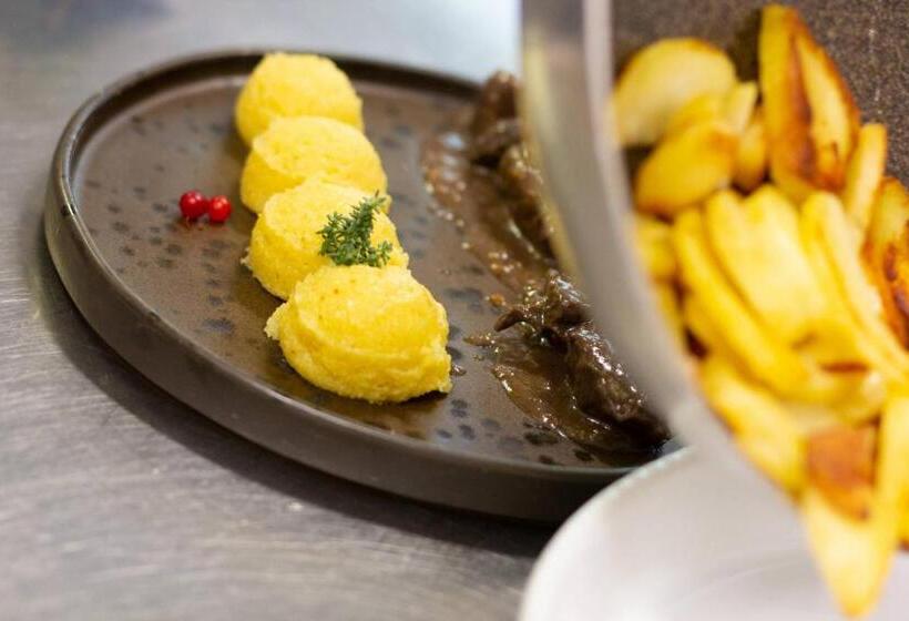 فندق & Ristorante Baita Dovich