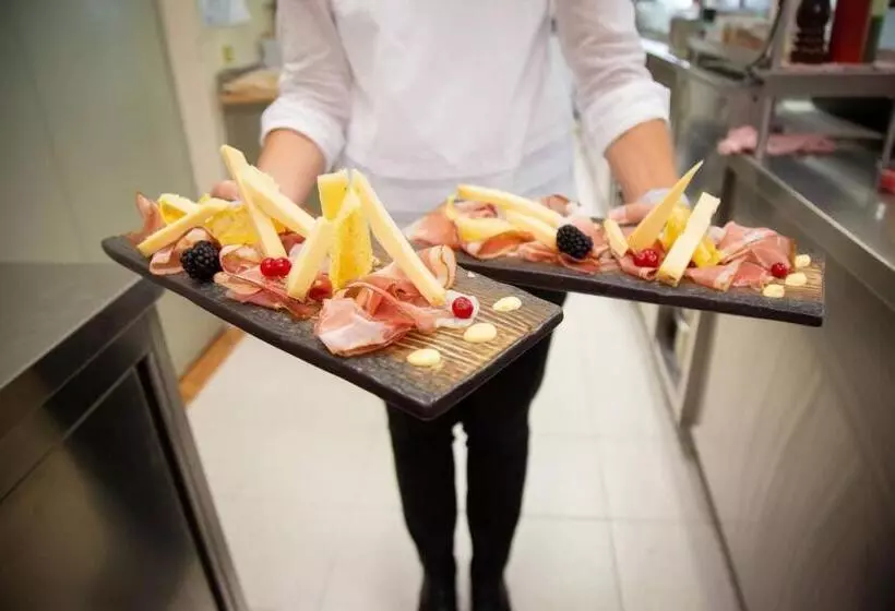 ホテル & Ristorante Baita Dovich