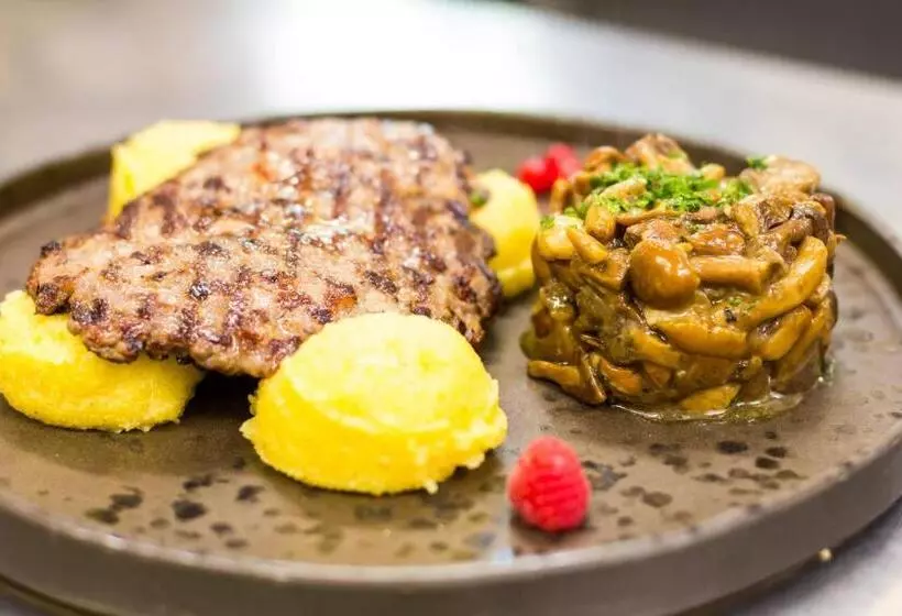 ホテル & Ristorante Baita Dovich