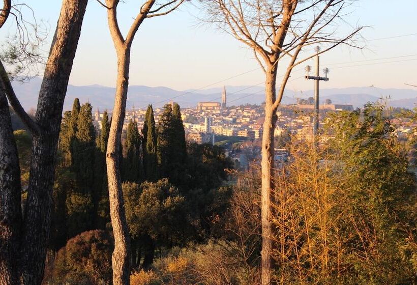 هتل Ristorante Casa Volpi