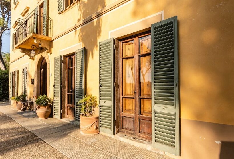 هتل Ristorante Casa Volpi