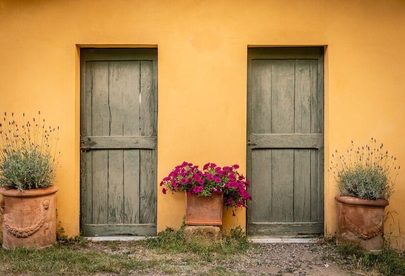 هتل Ristorante Casa Volpi