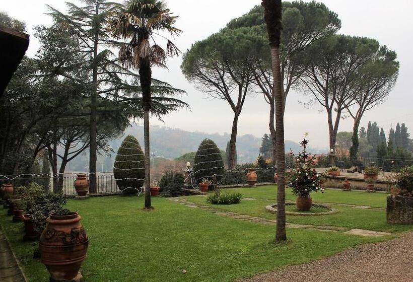 هتل Ristorante Casa Volpi