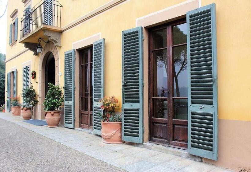 هتل Ristorante Casa Volpi